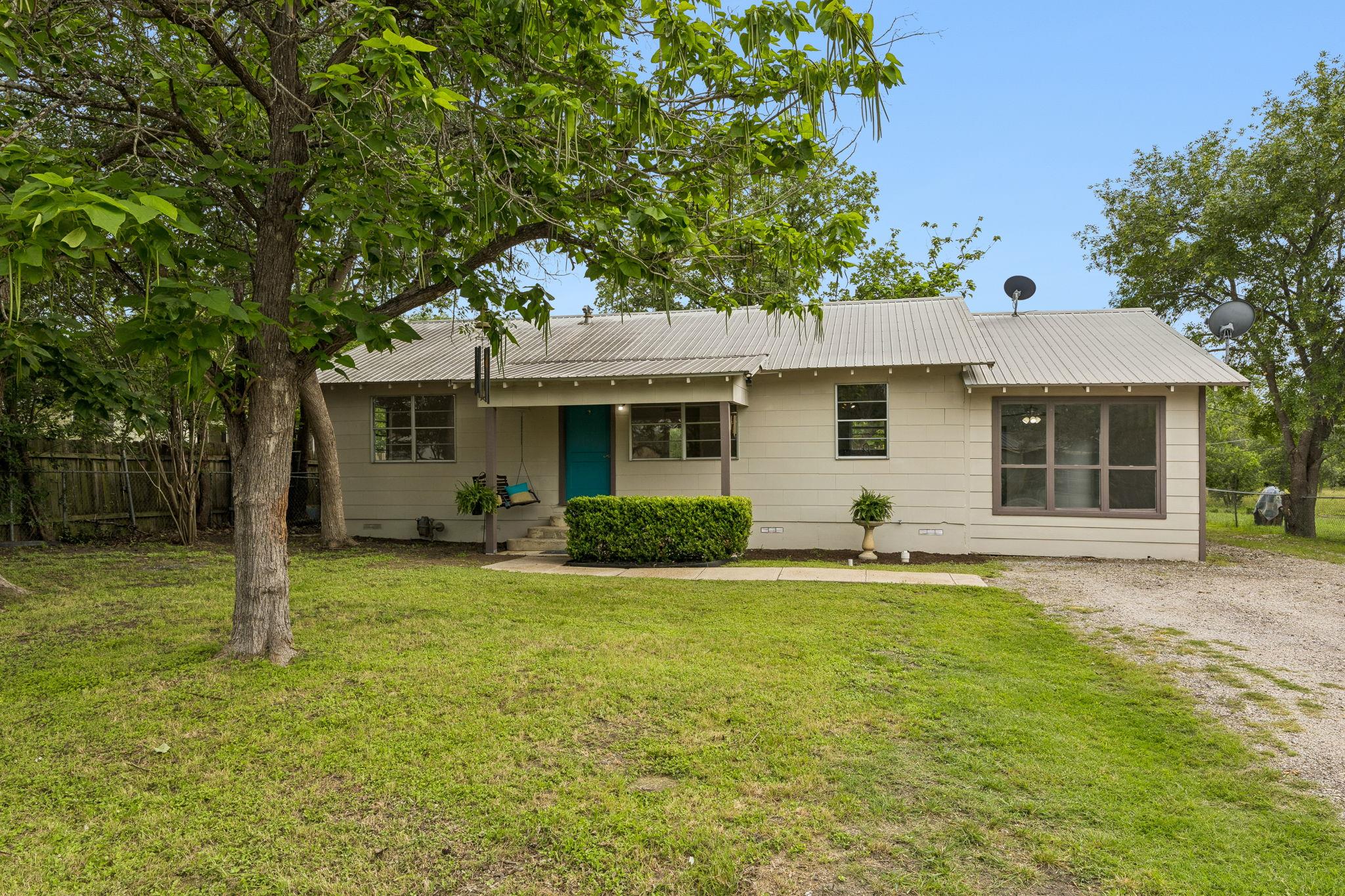 706 John Nagle St Property Photo 1