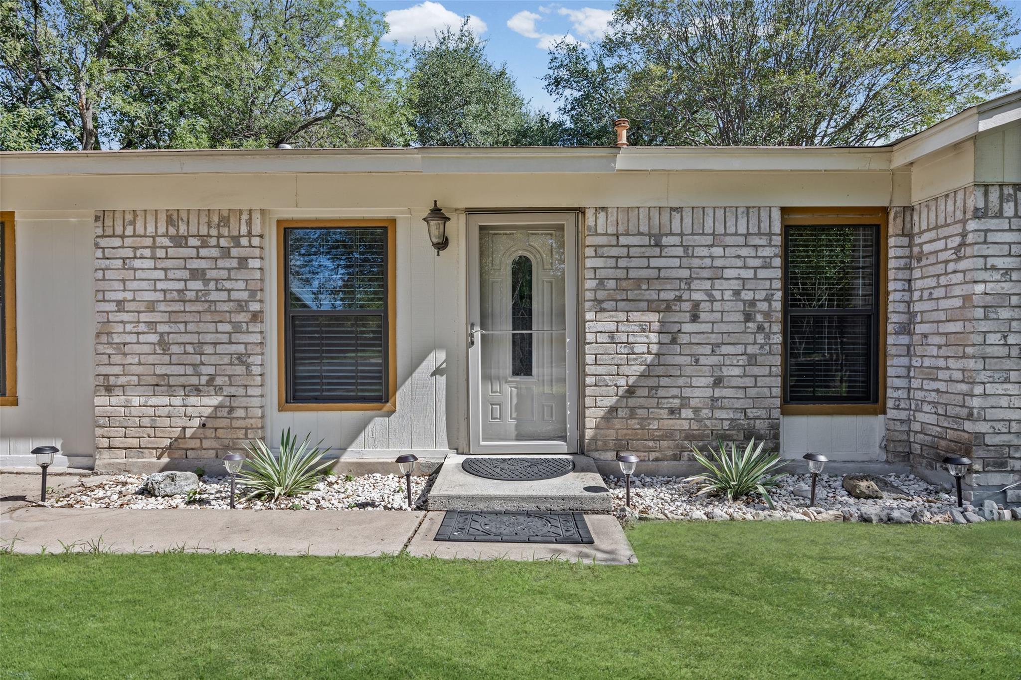1102 Sahara Ave Property Photo 3