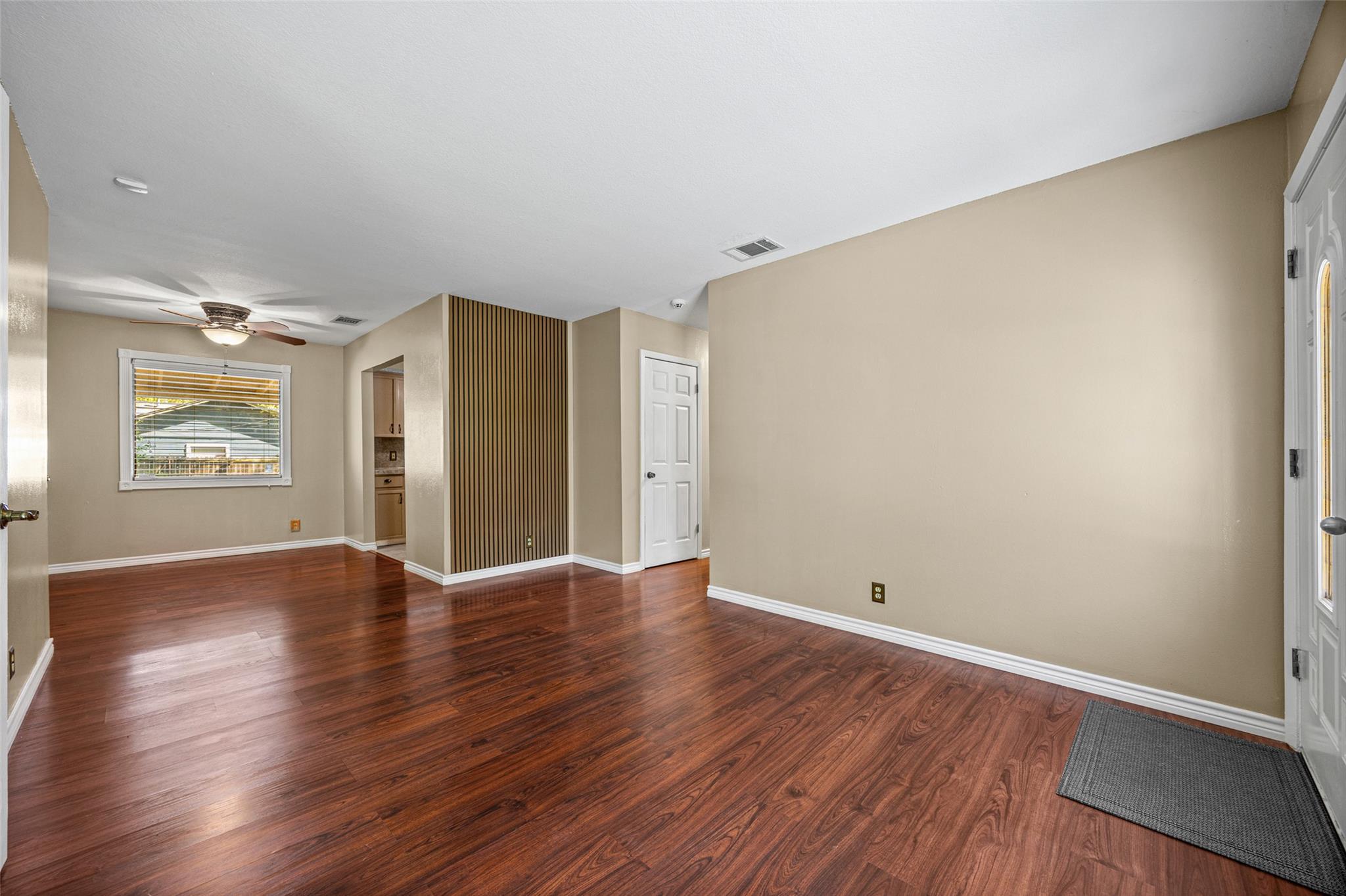1102 Sahara Ave Property Photo 5