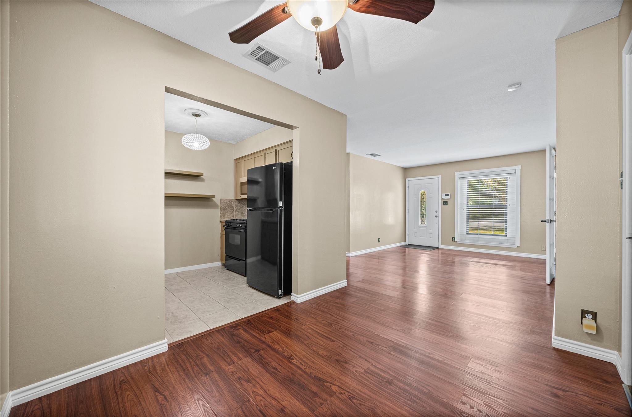 1102 Sahara Ave Property Photo 8