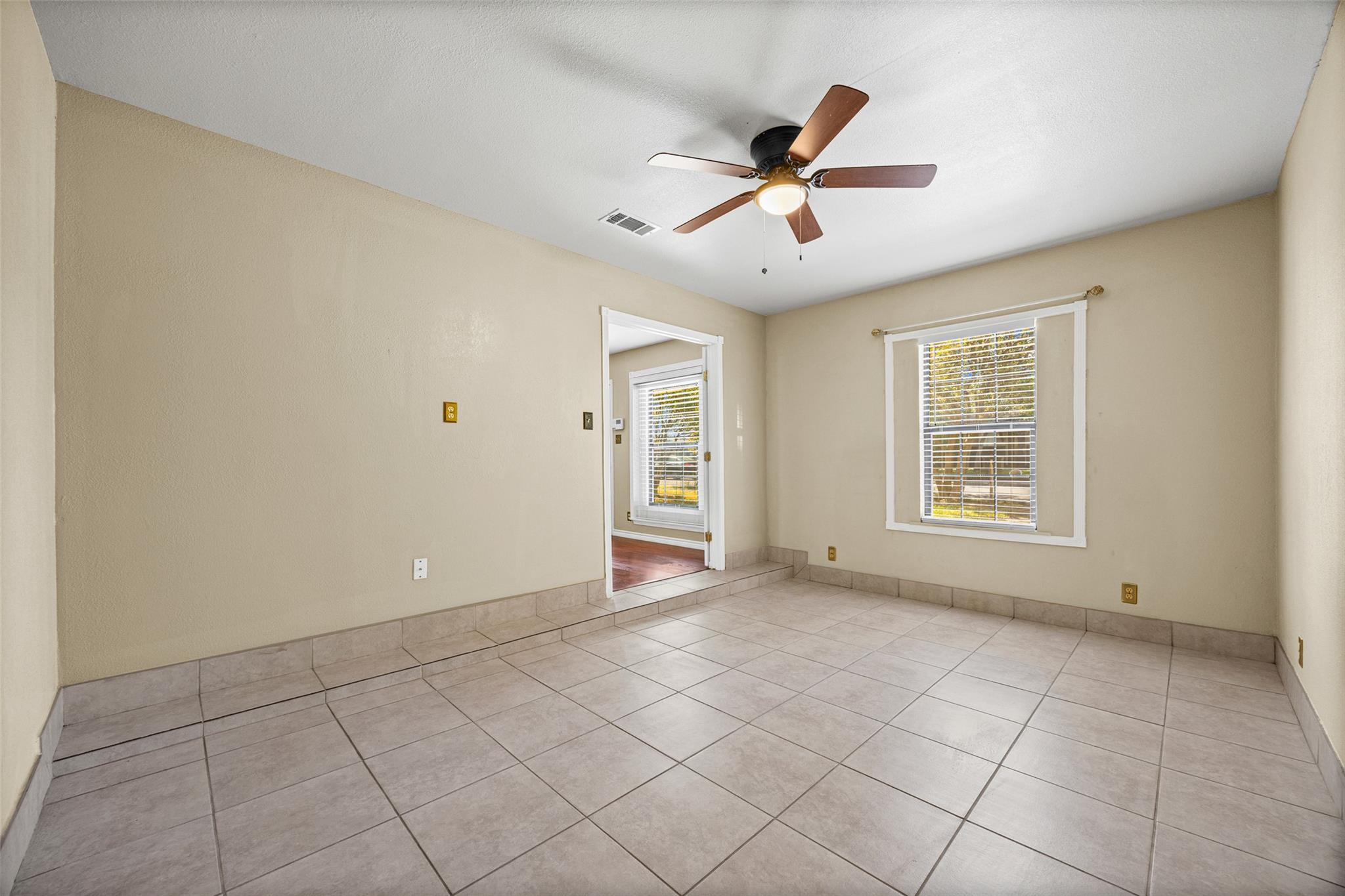 1102 Sahara Ave Property Photo 13