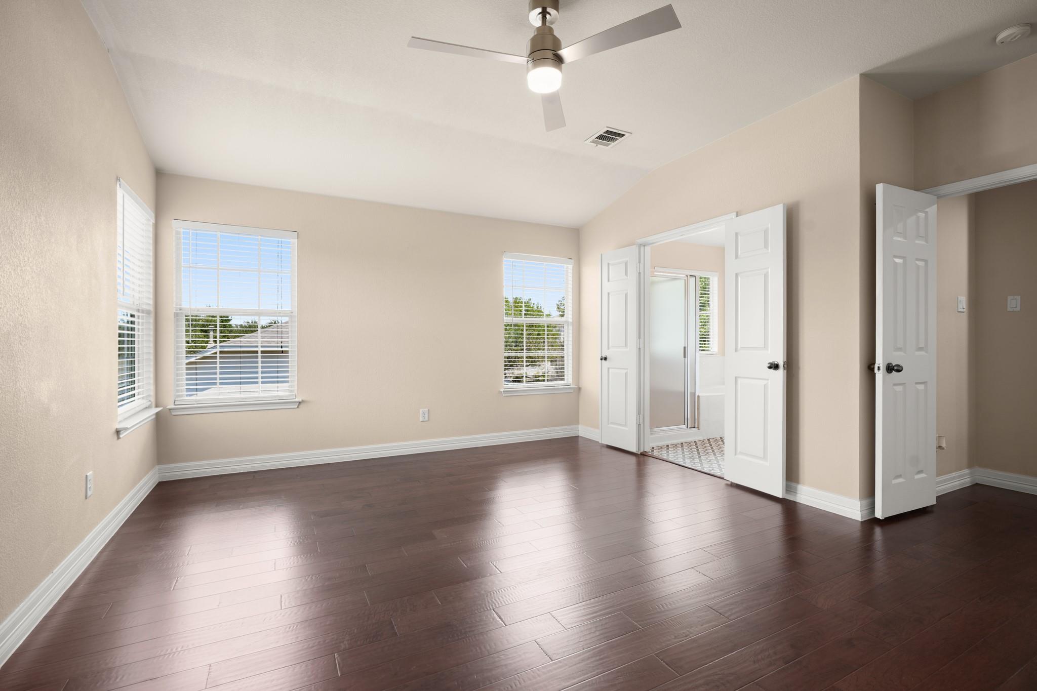 9321 Queens Park Cv Property Photo 27