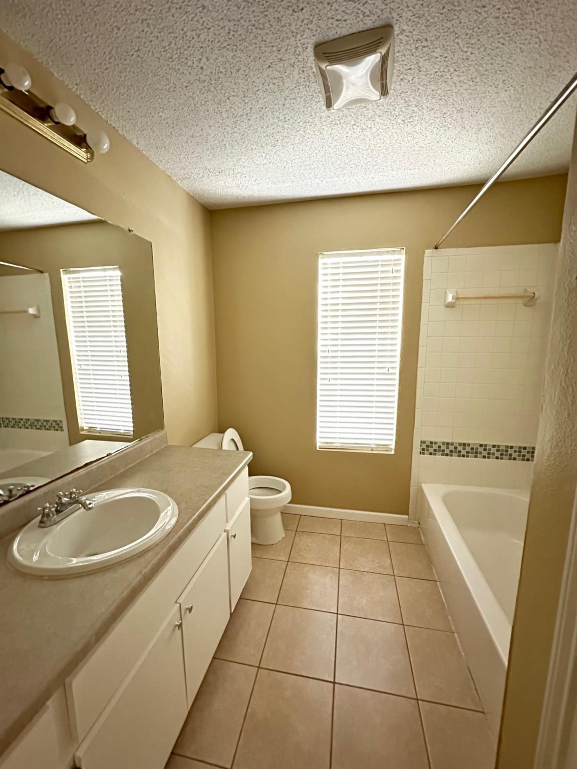 4300 Duval Rd #b Property Photo 8