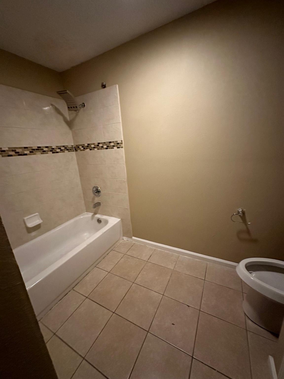 4300 Duval Rd #b Property Photo 11