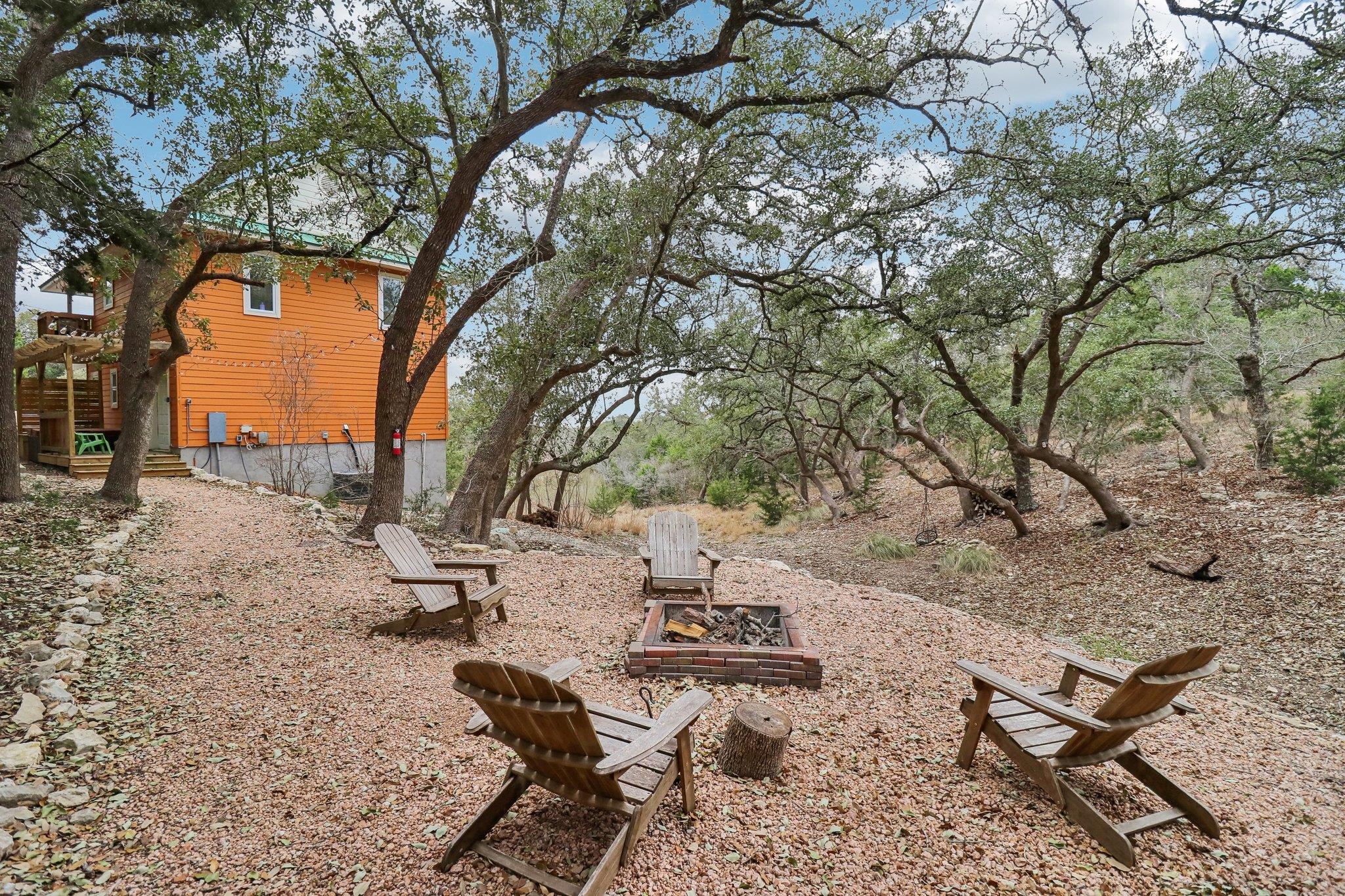 1024 Summit Blf Property Photo