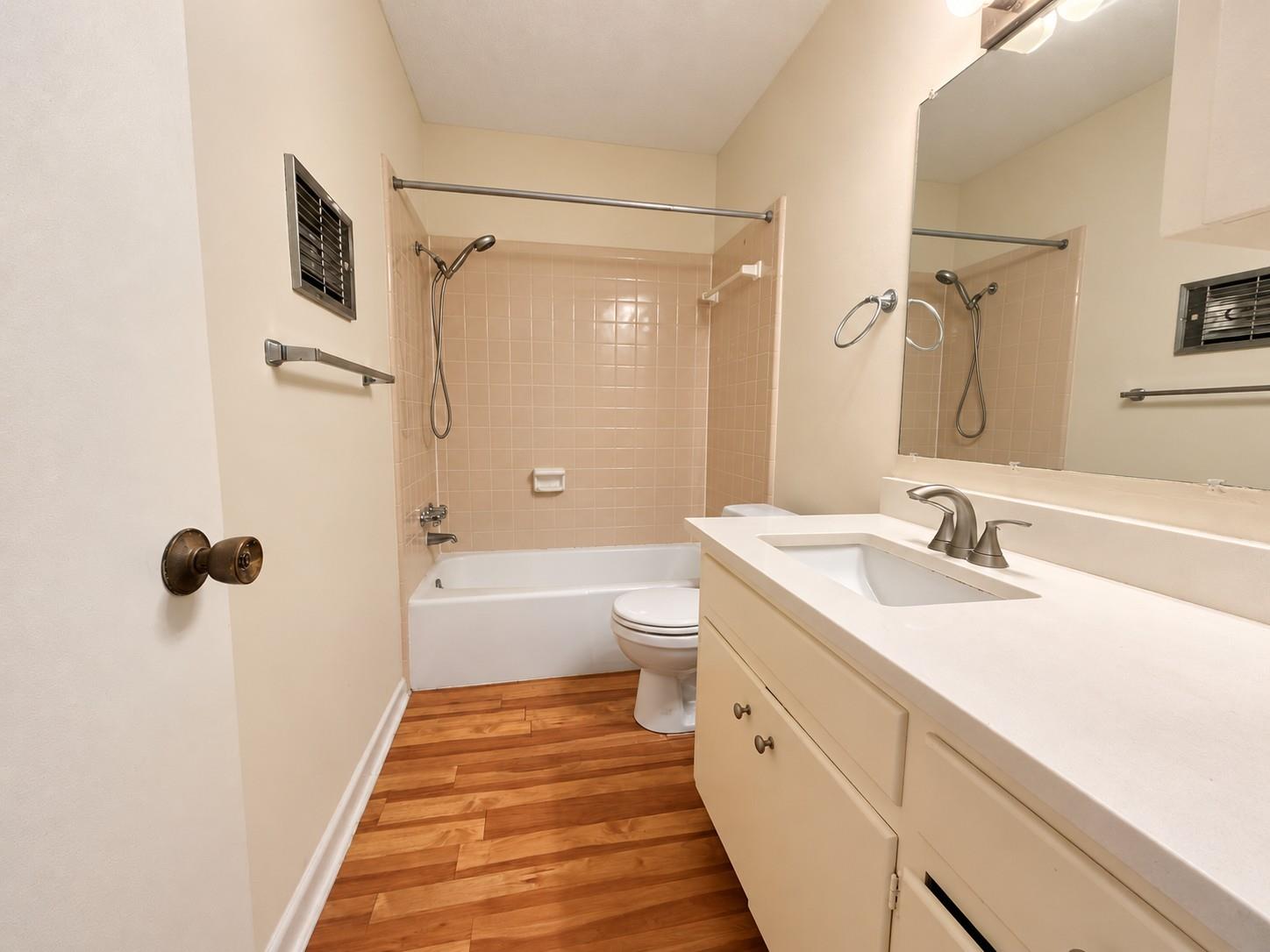 5001 Bull Creek Rd #124 Property Photo 4