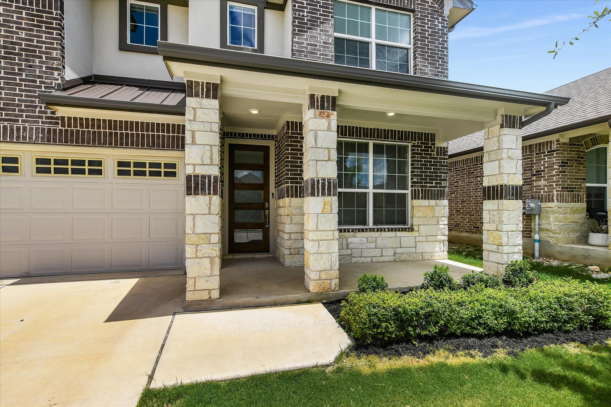 2337 Bravo Pass Property Photo 2
