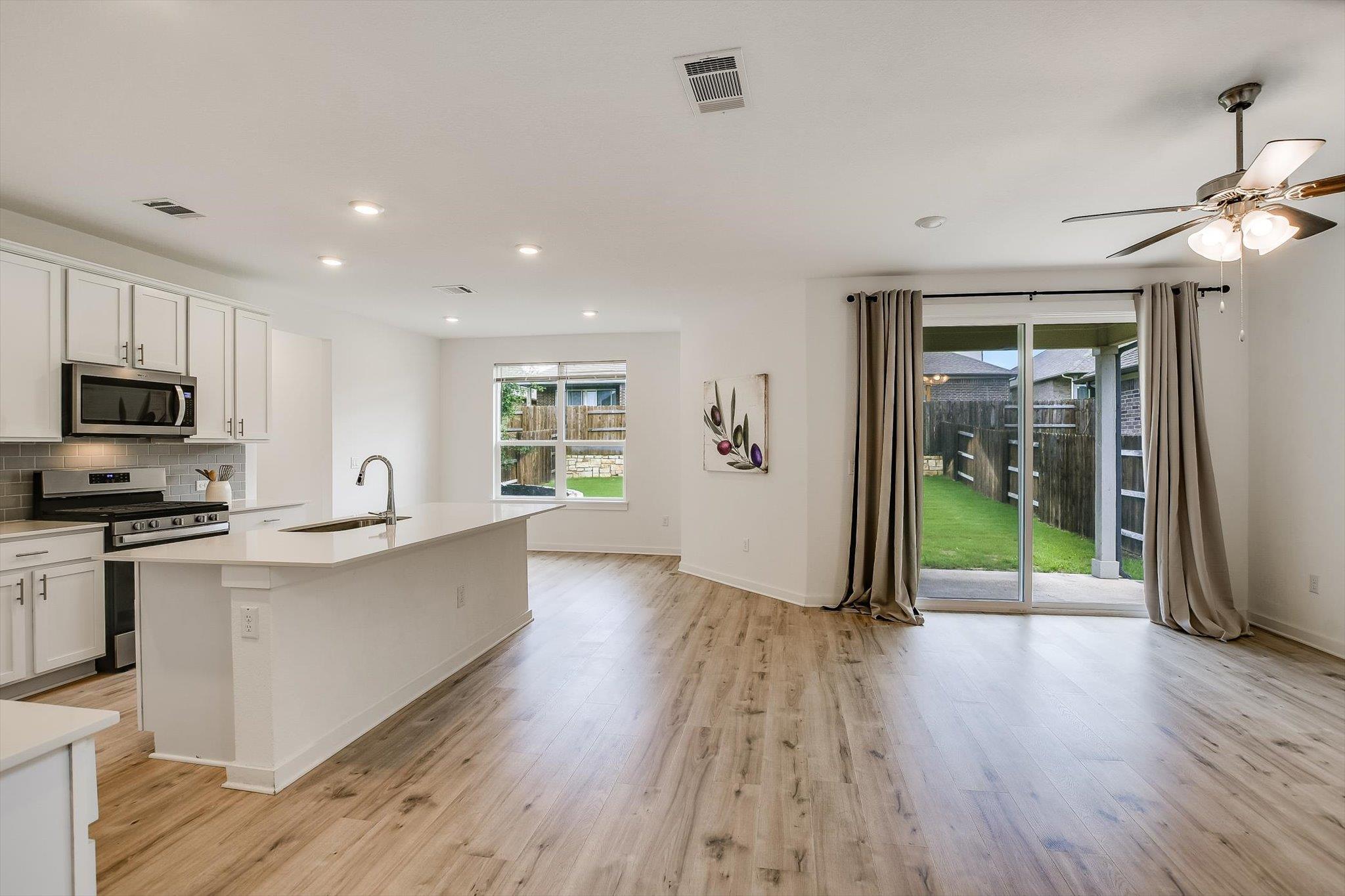 2337 Bravo Pass Property Photo 9
