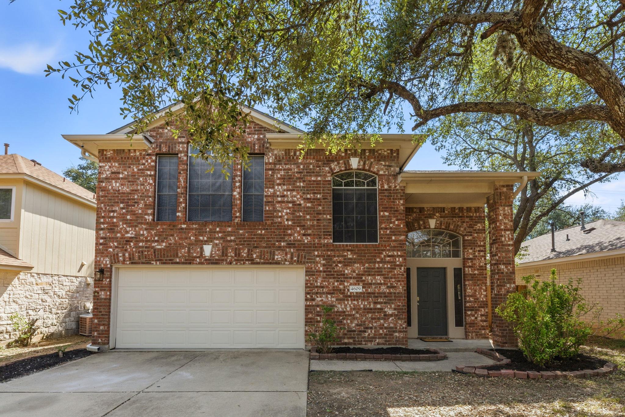 4609 Walsall Loop Property Photo 1