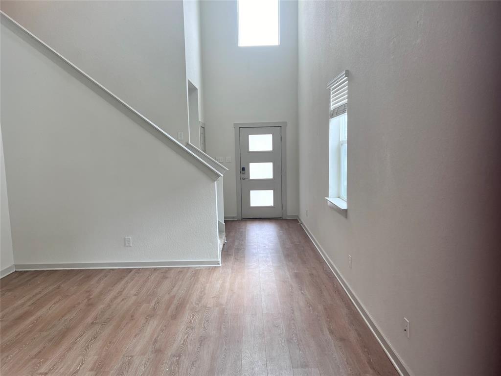 112 New Hampton Way Property Photo 2