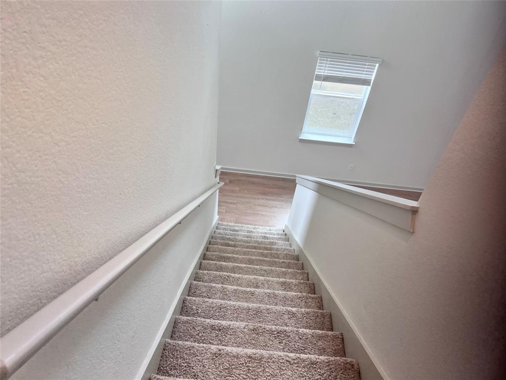 112 New Hampton Way Property Photo 6