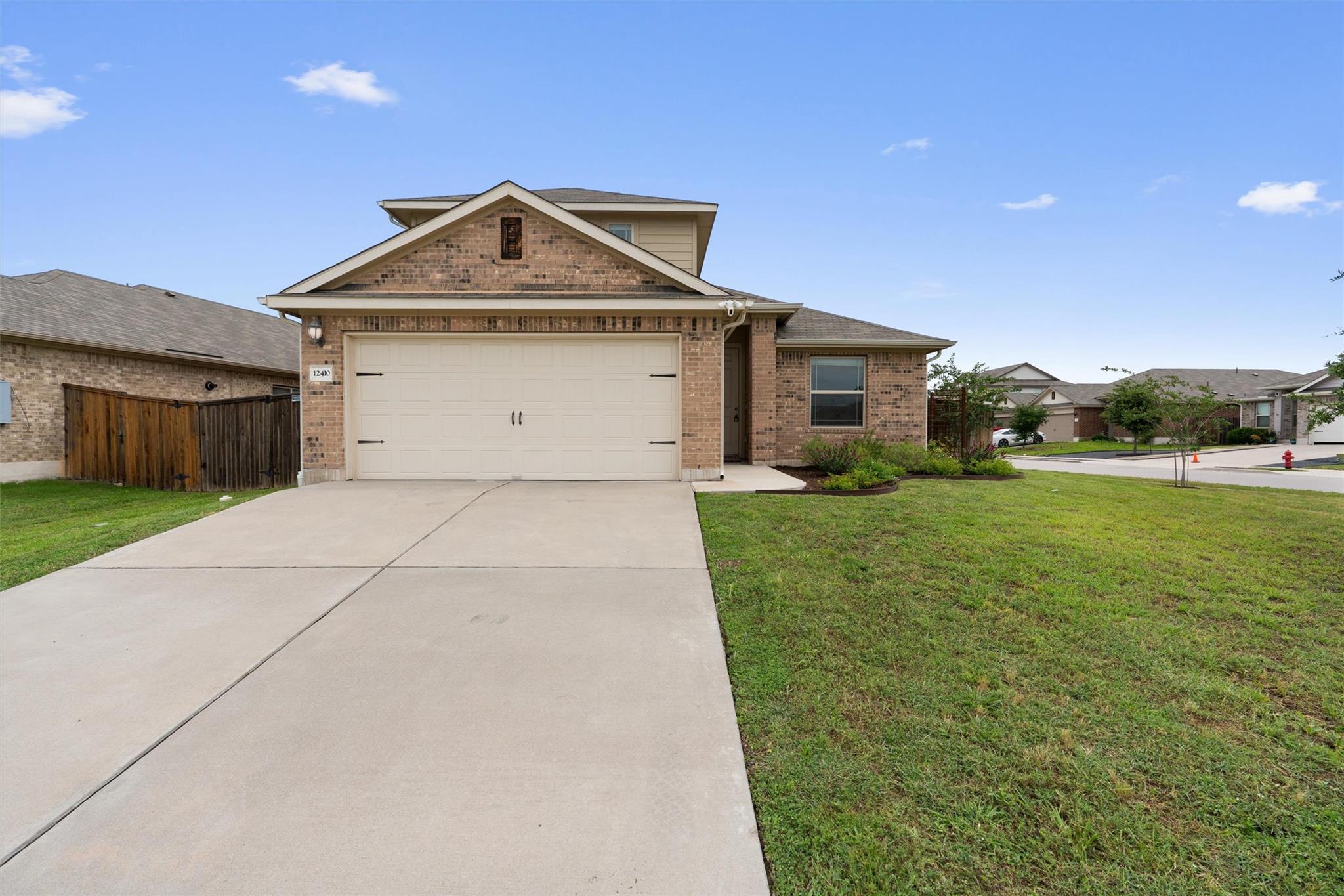 12410 Amber Lynn Path Property Photo 5