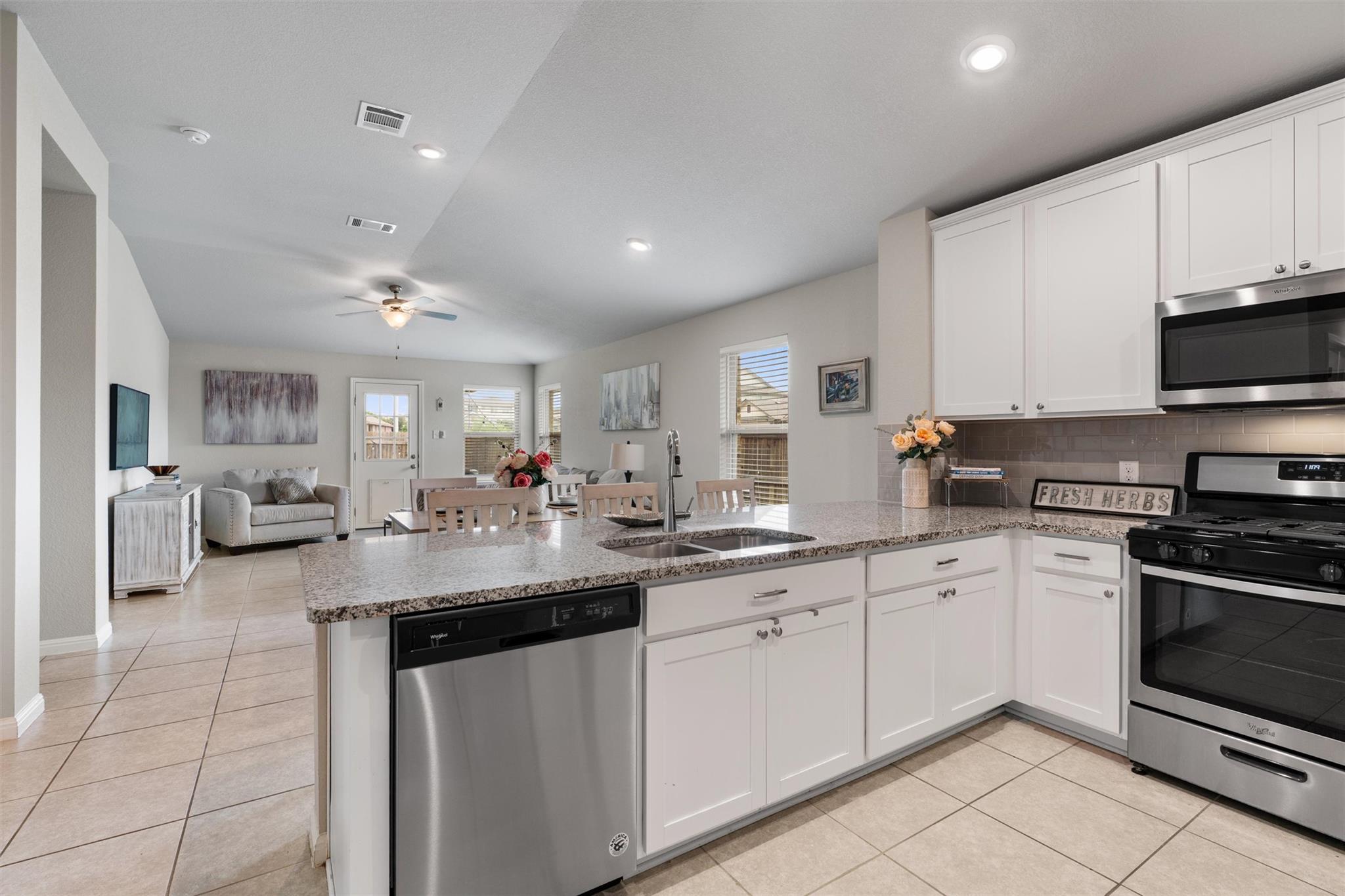 12410 Amber Lynn Path Property Photo 8