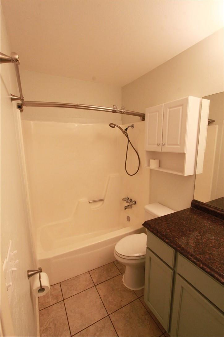2305 Wilke Dr #b Property Photo 12