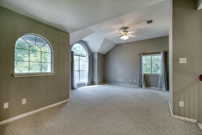 5917 Charles Schreiner Trl Property Photo 10