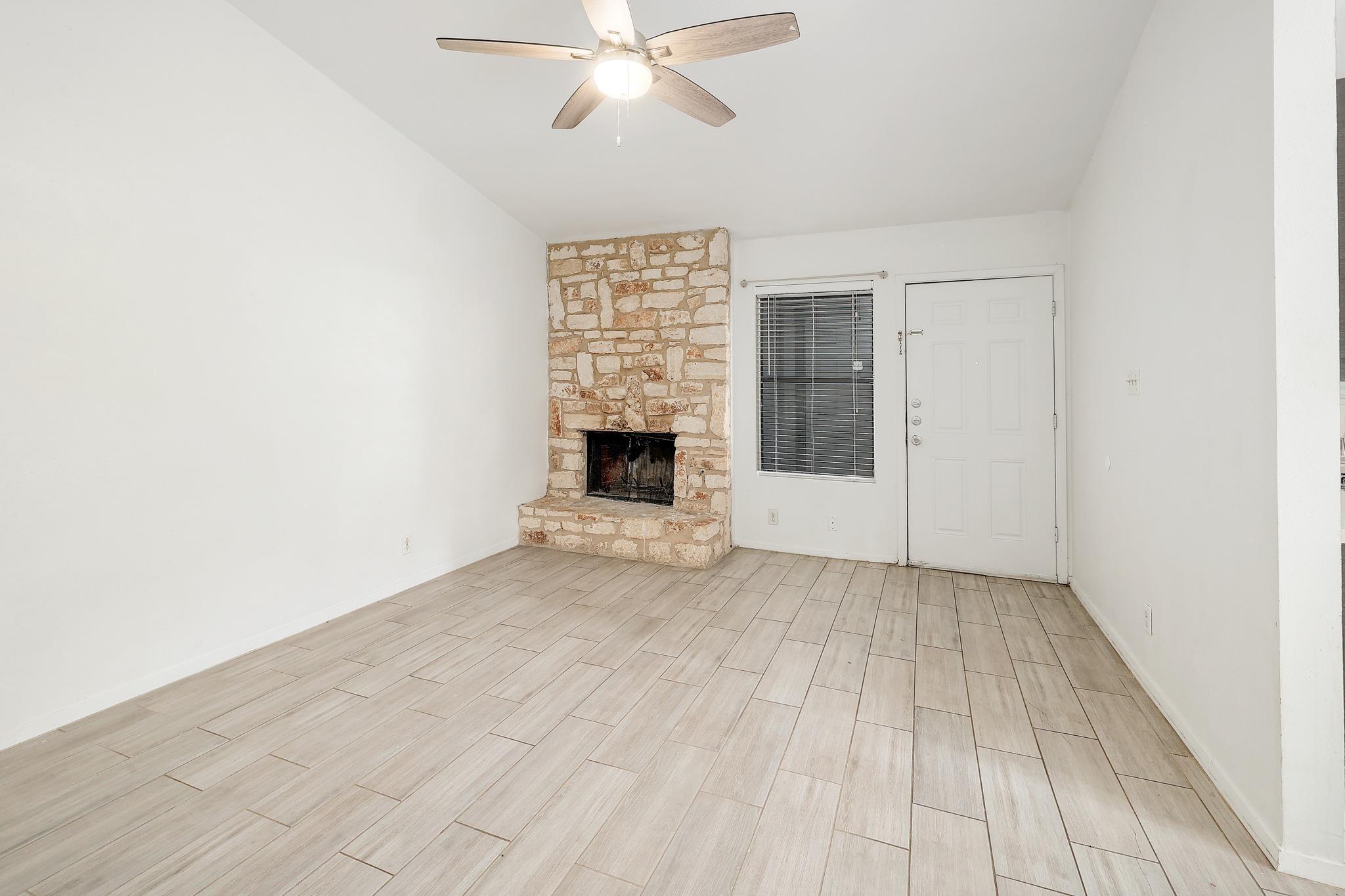 12202 Dundee Dr #a Property Photo 4