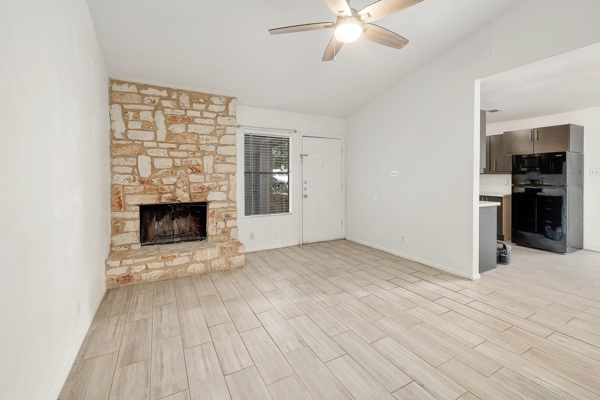 12202 Dundee Dr #a Property Photo 5
