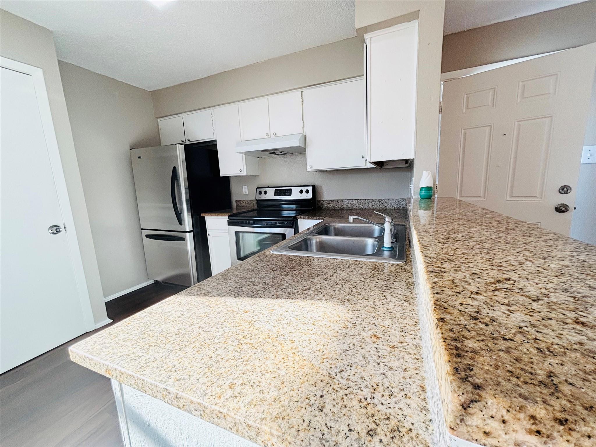 10211 Brownie Dr #d Property Photo 3