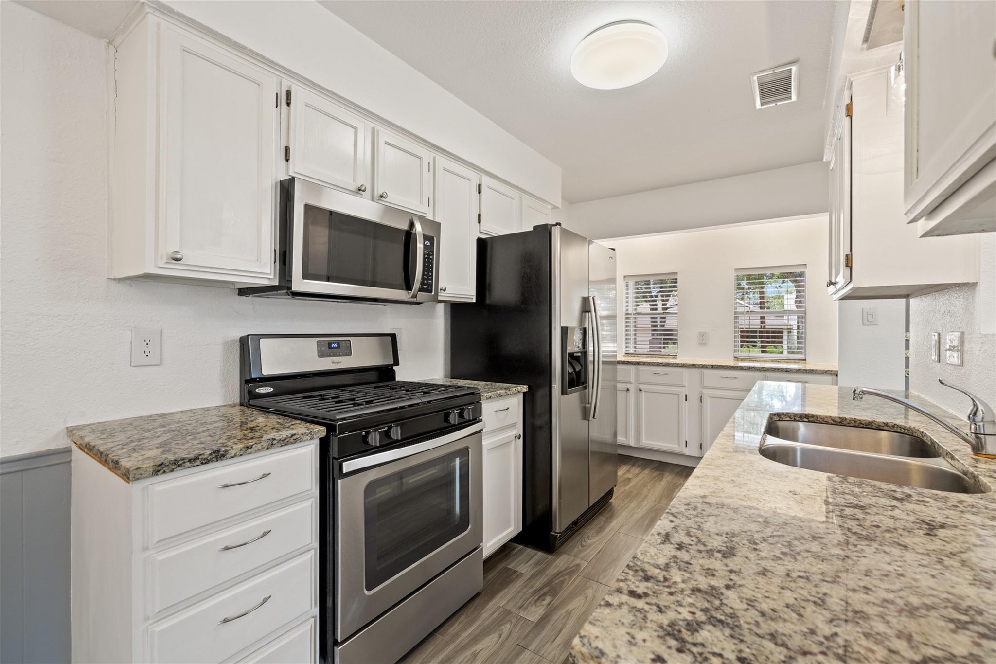 3411 Thomas Kincheon St Property Photo 7