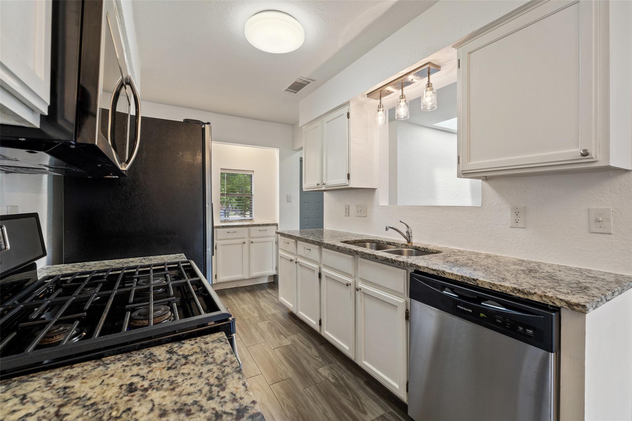 3411 Thomas Kincheon St Property Photo 16