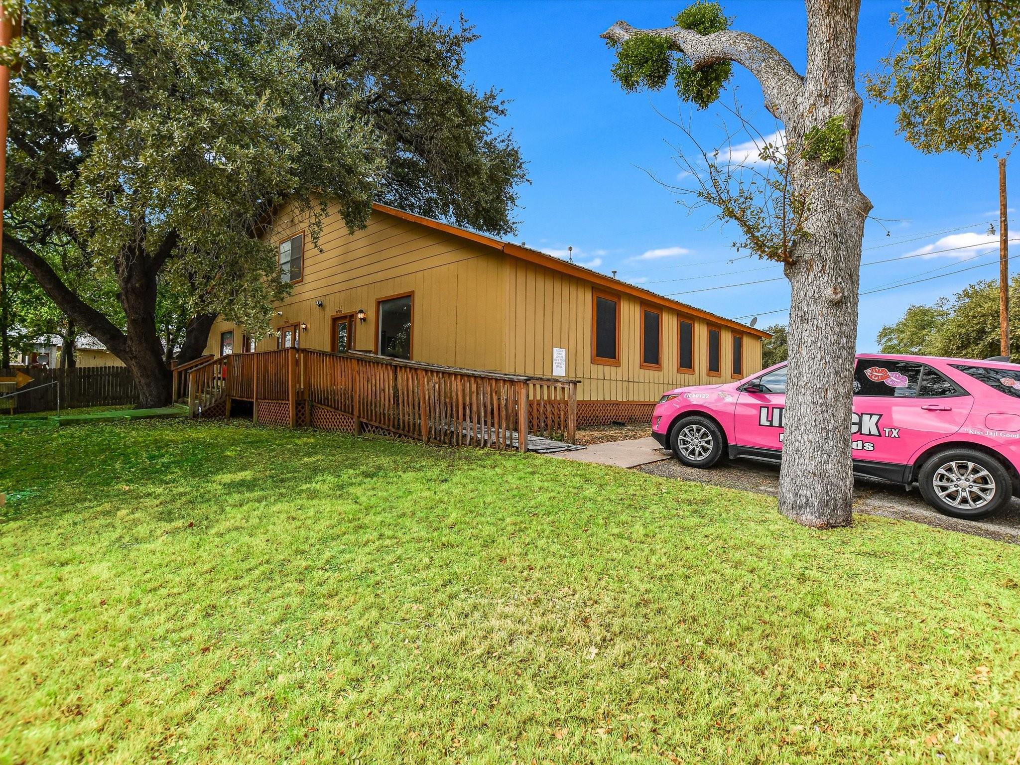 600 Forest None Property Photo 2