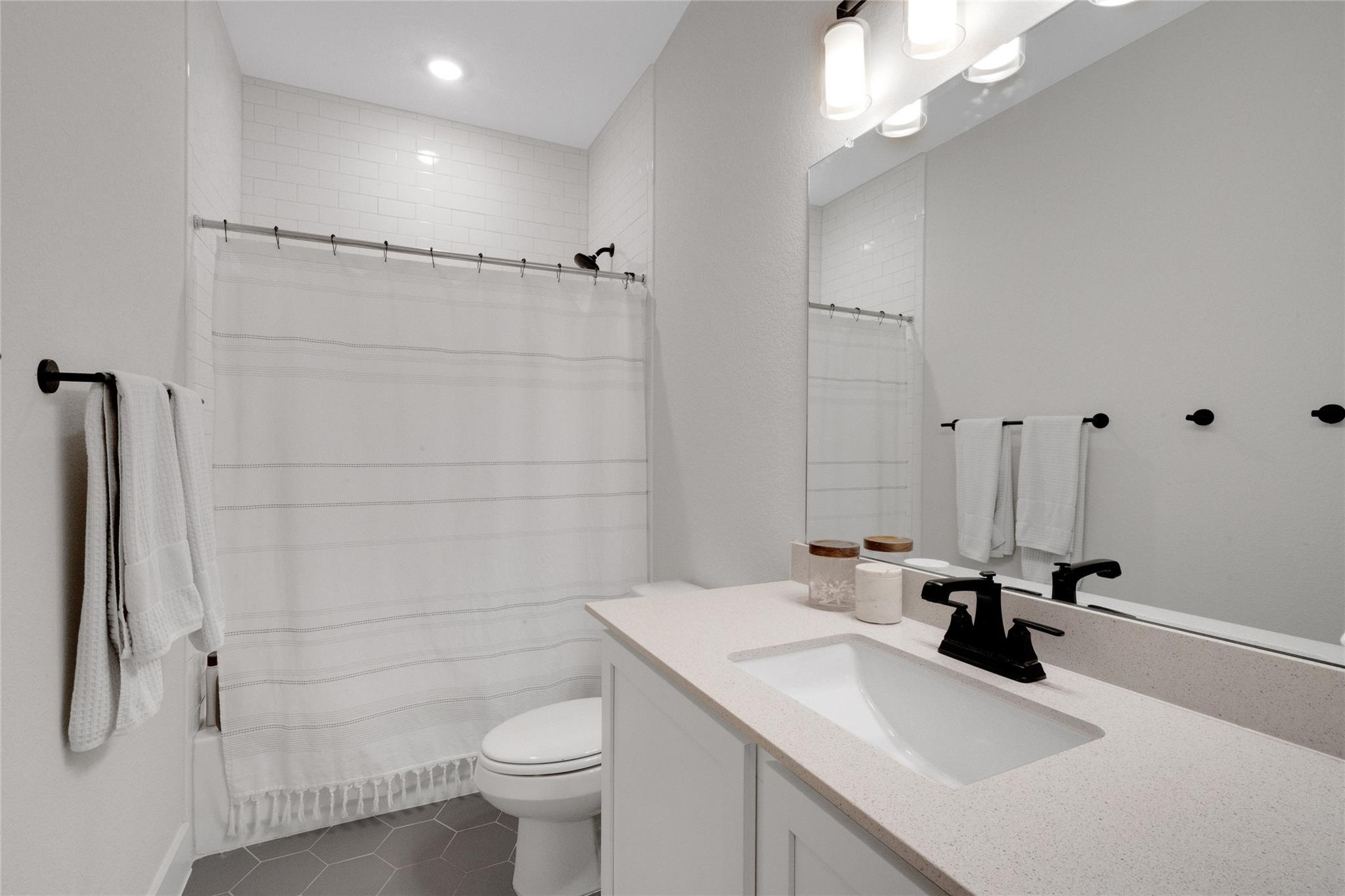 8806 Bestride Bnd Property Photo 21
