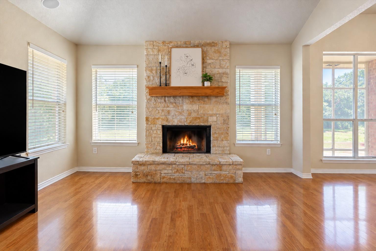 5890 Denmans Loop Property Photo 8