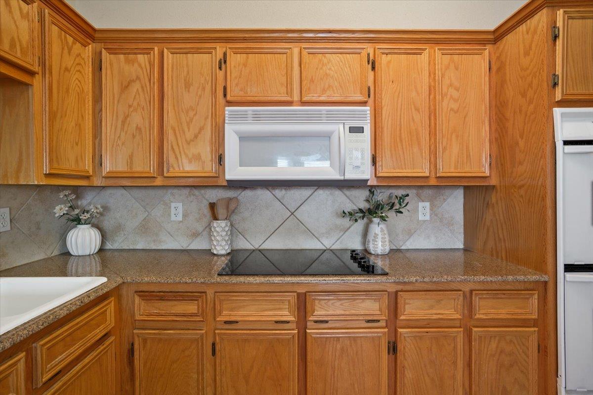 5890 Denmans Loop Property Photo 11