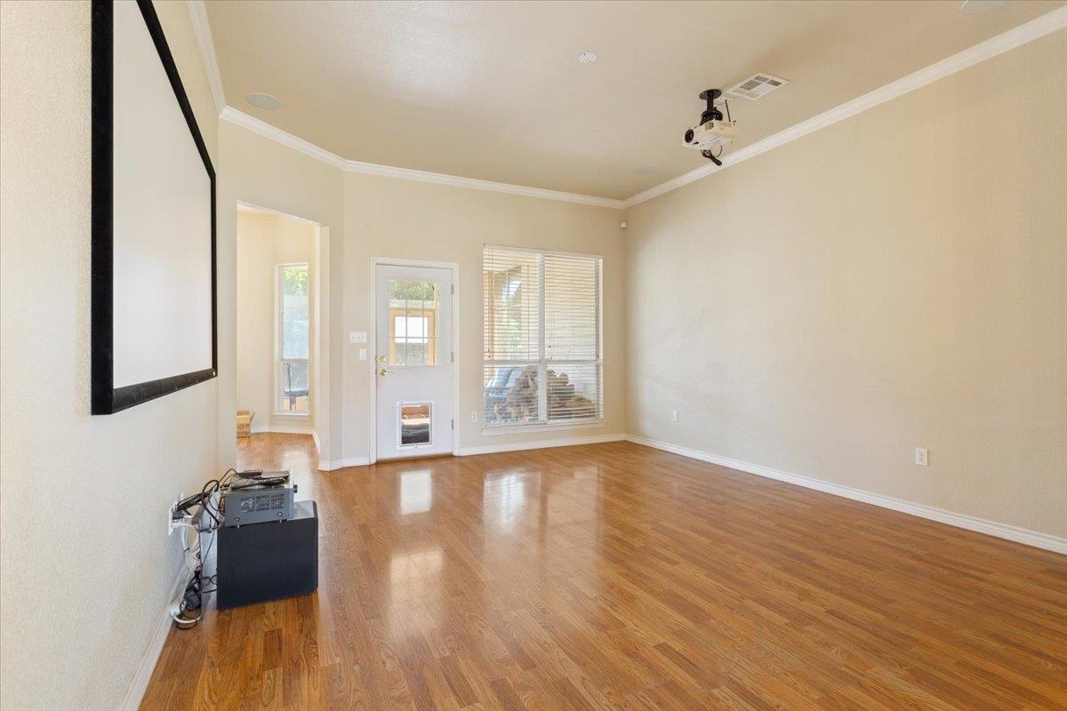 5890 Denmans Loop Property Photo 13