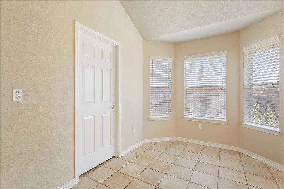 5890 Denmans Loop Property Photo 15