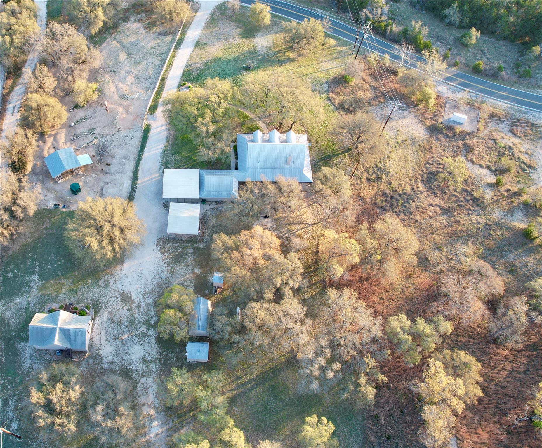 24415 Singleton Bend Rd E Property Photo 4