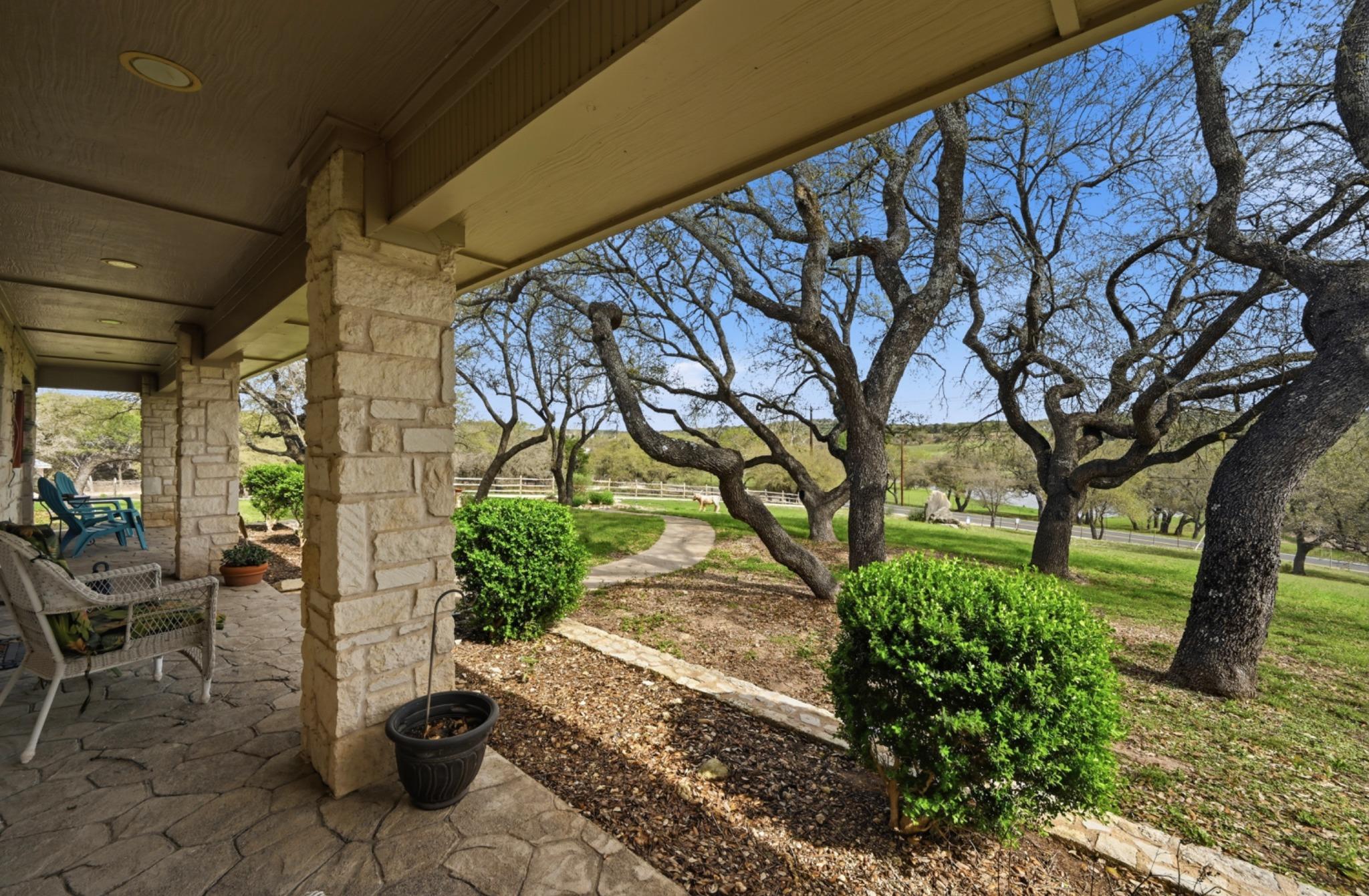 24415 Singleton Bend Rd E Property Photo 11