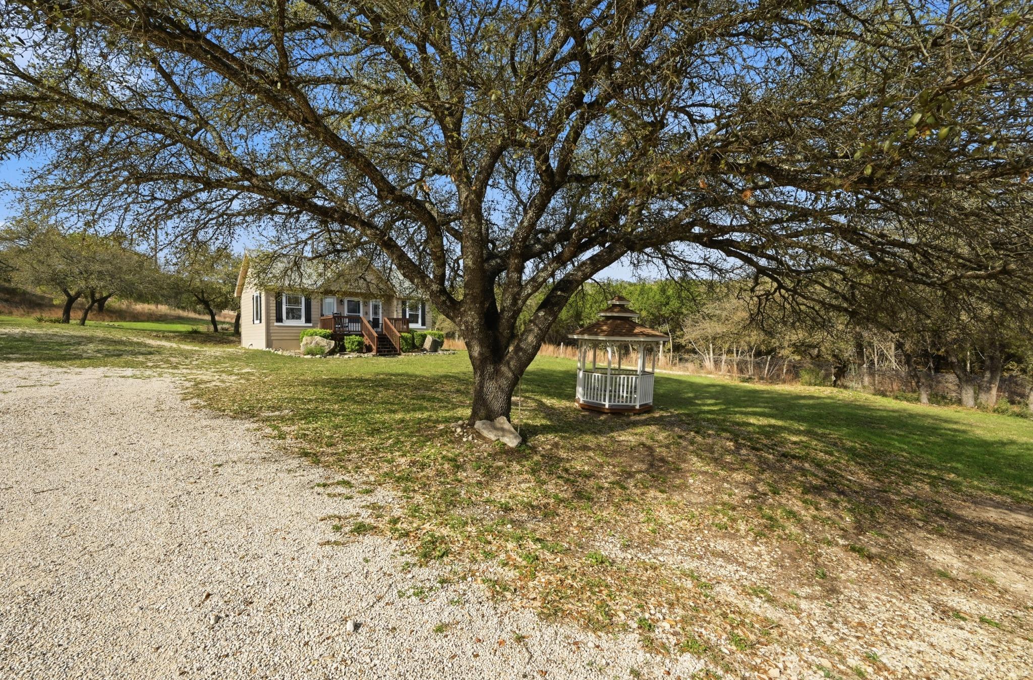 24415 Singleton Bend Rd E Property Photo 36
