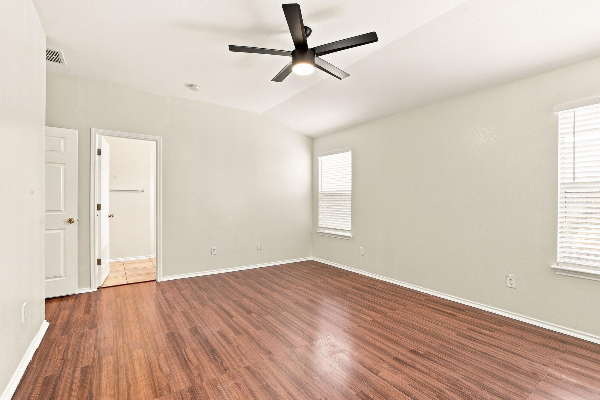 338 Oxford Dr Property Photo 12