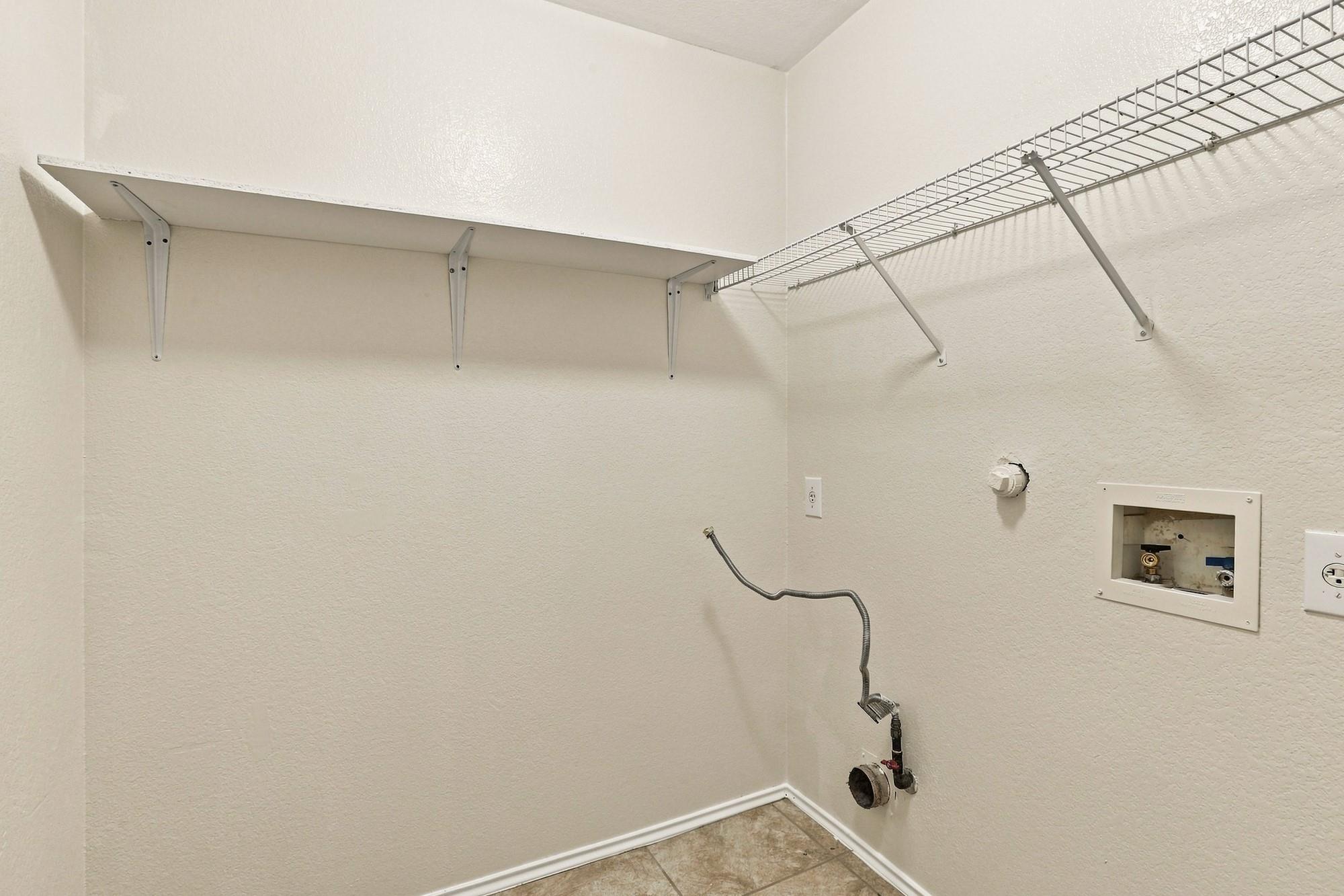 338 Oxford Dr Property Photo 19