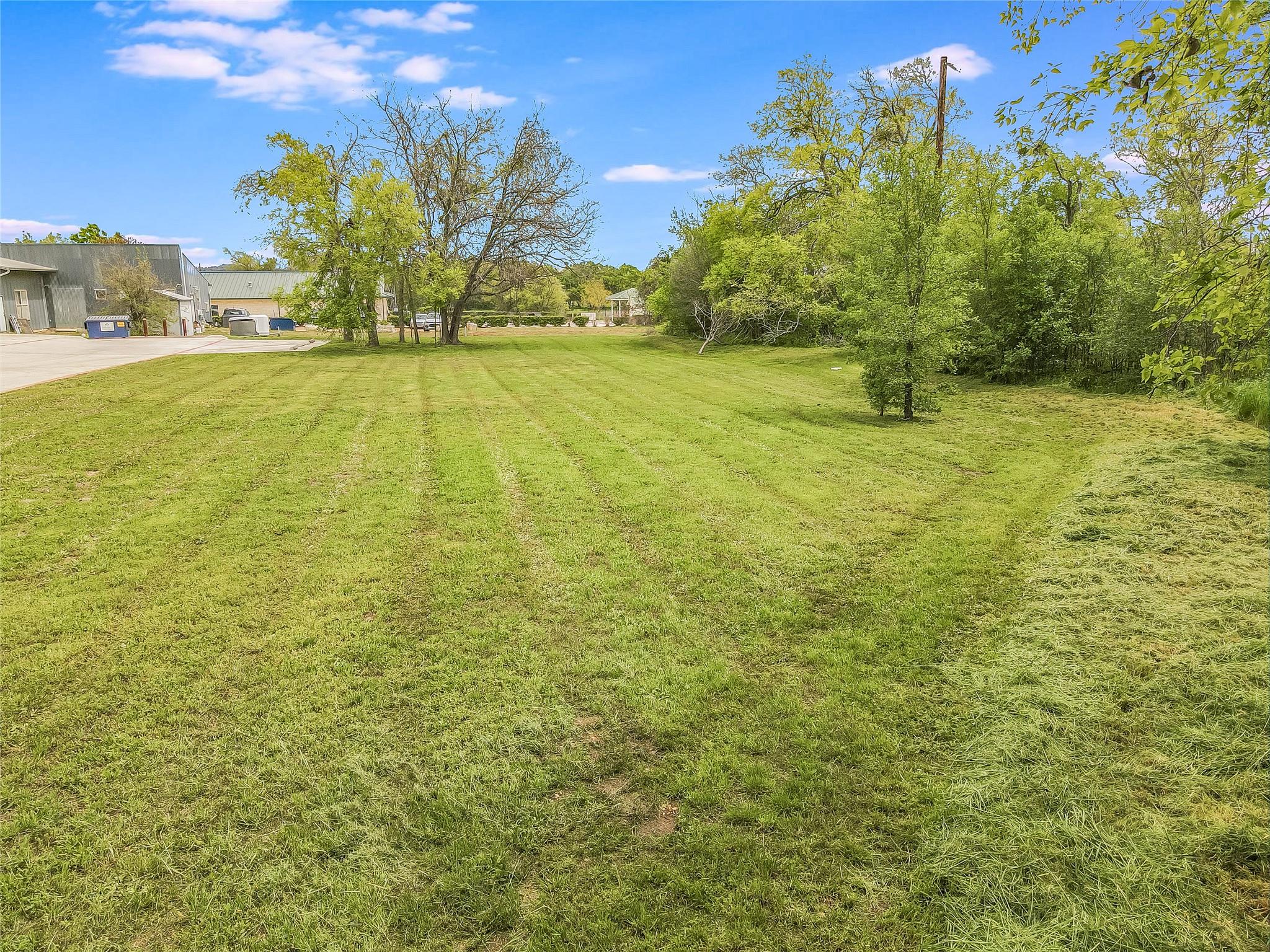 701 W Us 290 Hwy Property Photo 16