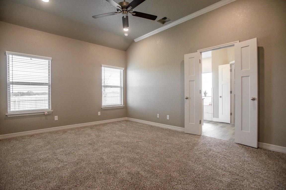 1027 Winchester Dr Property Photo 28