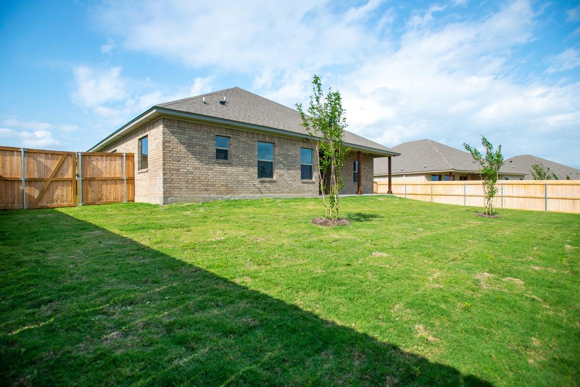 1027 Winchester Dr Property Photo 37