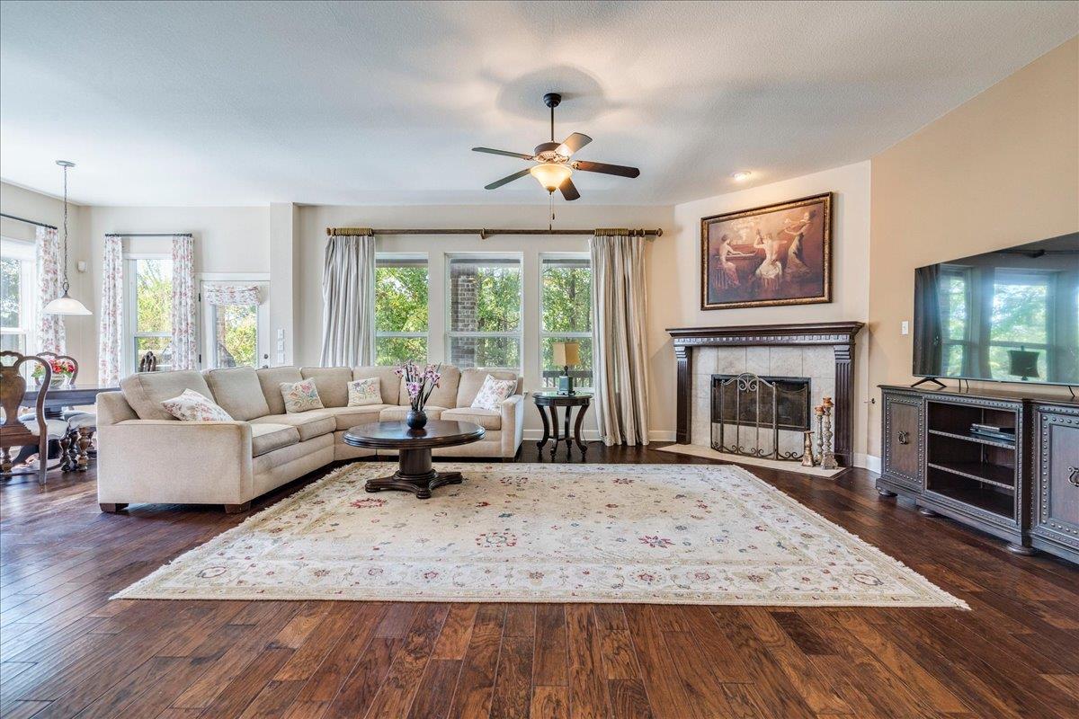 12909 Medina River Way Property Photo 16