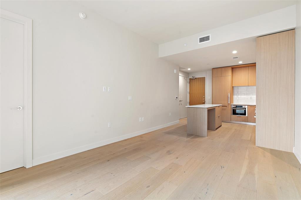 44 East Ave 1203 Property Photo 10