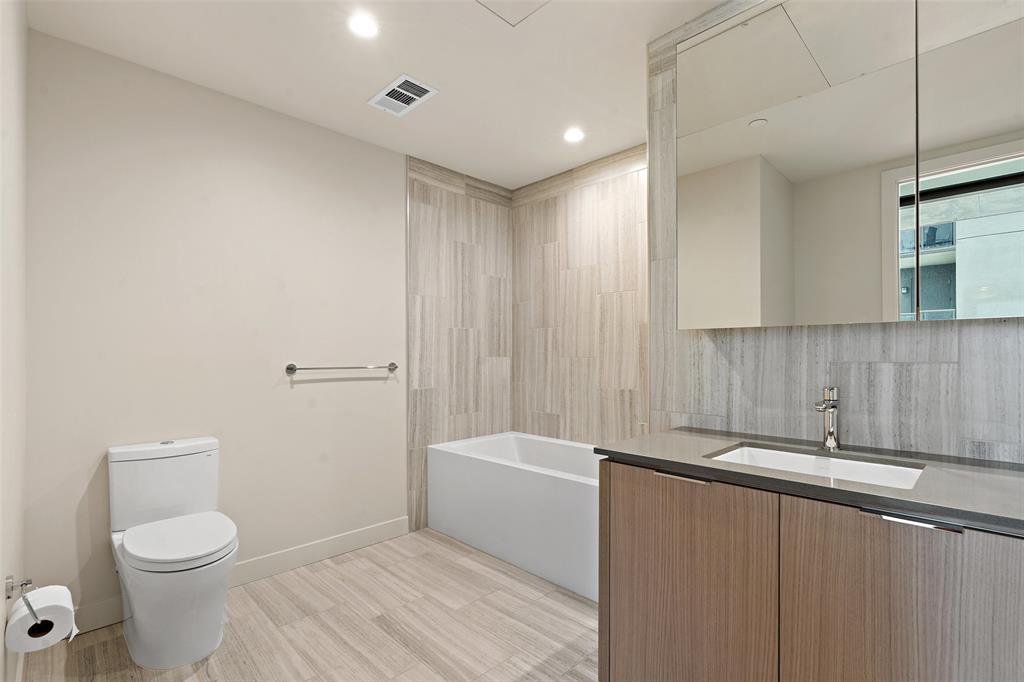 44 East Ave 1203 Property Photo 15