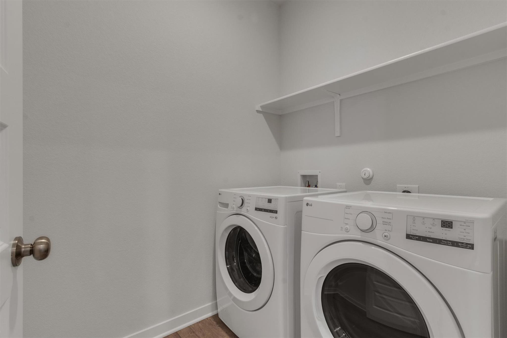 130 Hornet St Property Photo 6