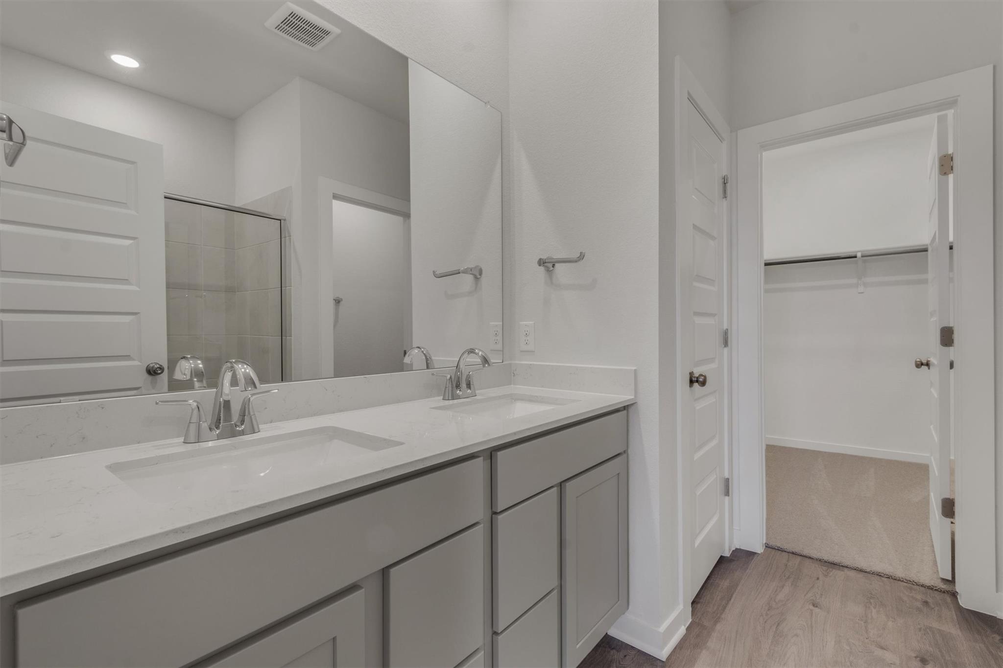 130 Hornet St Property Photo 8