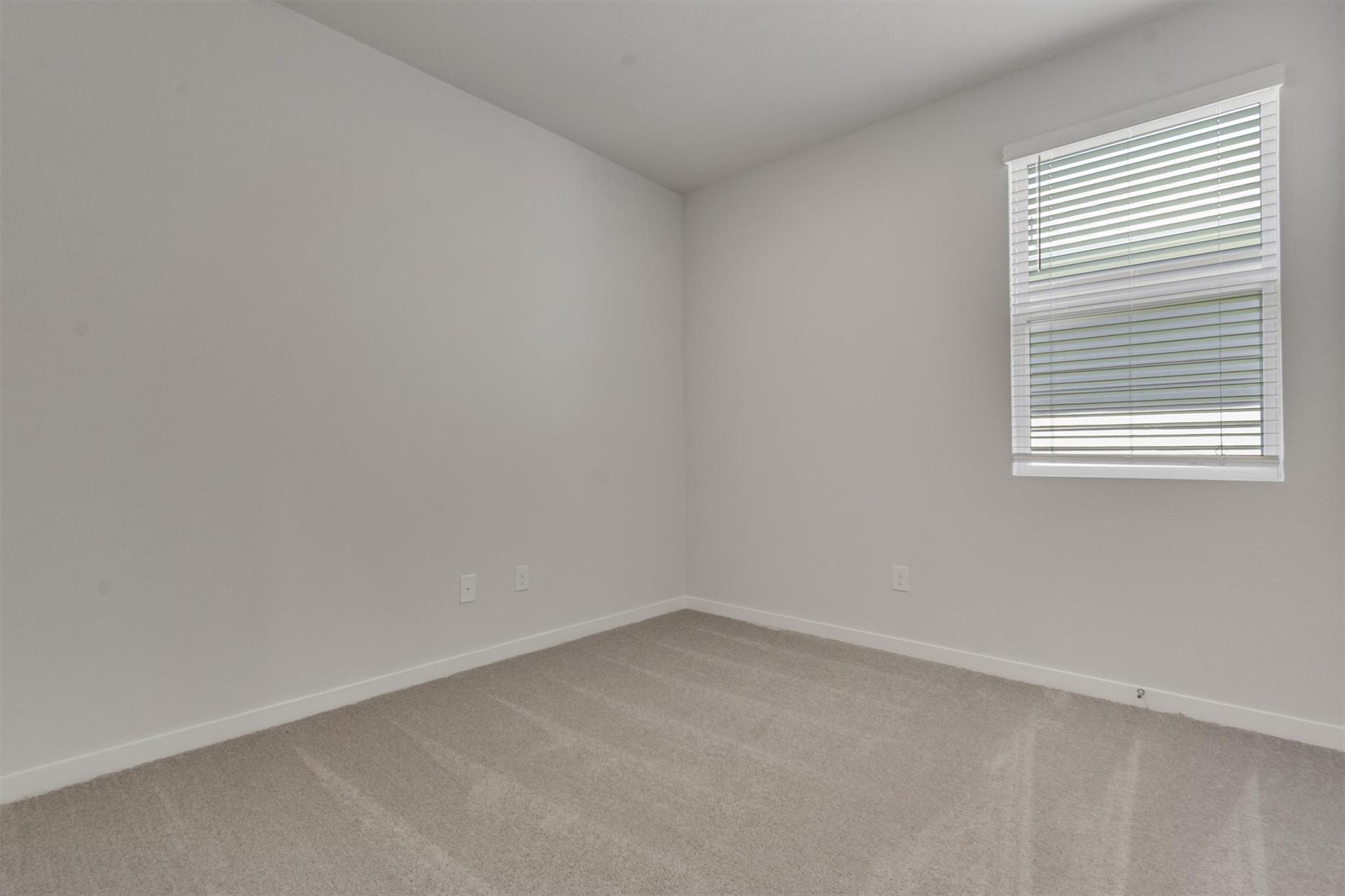 130 Hornet St Property Photo 9
