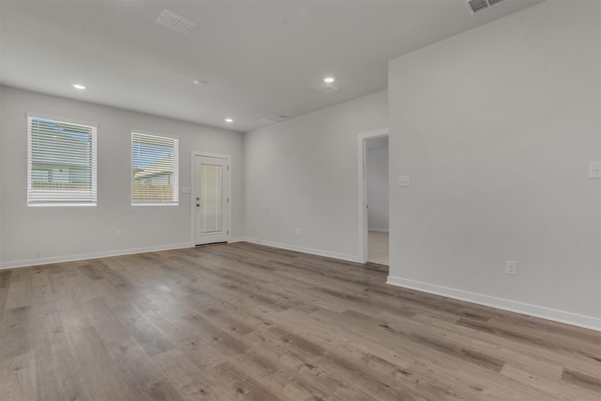 130 Hornet St Property Photo 11
