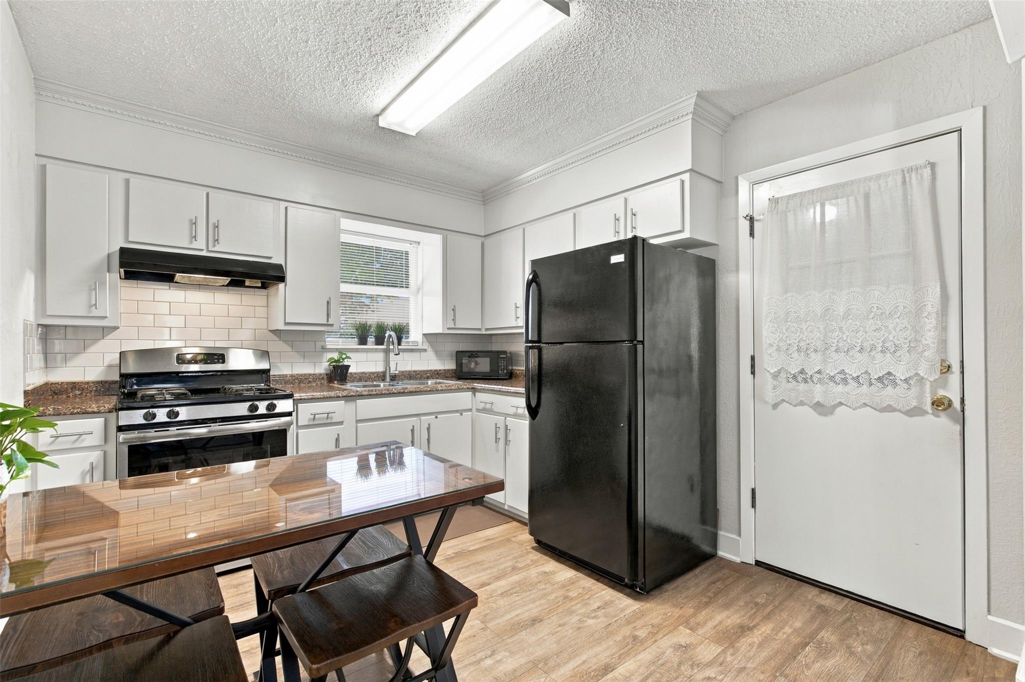 3402 Charles St #a And B Property Photo 8