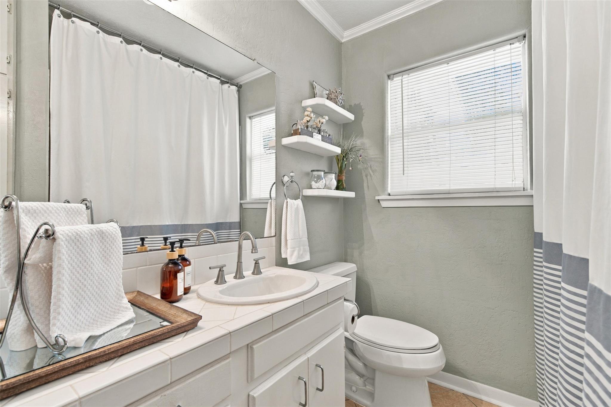 3402 Charles St #a And B Property Photo 11