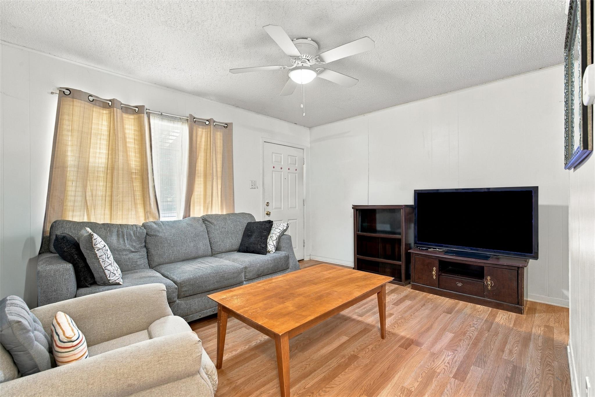 3402 Charles St #a And B Property Photo 14