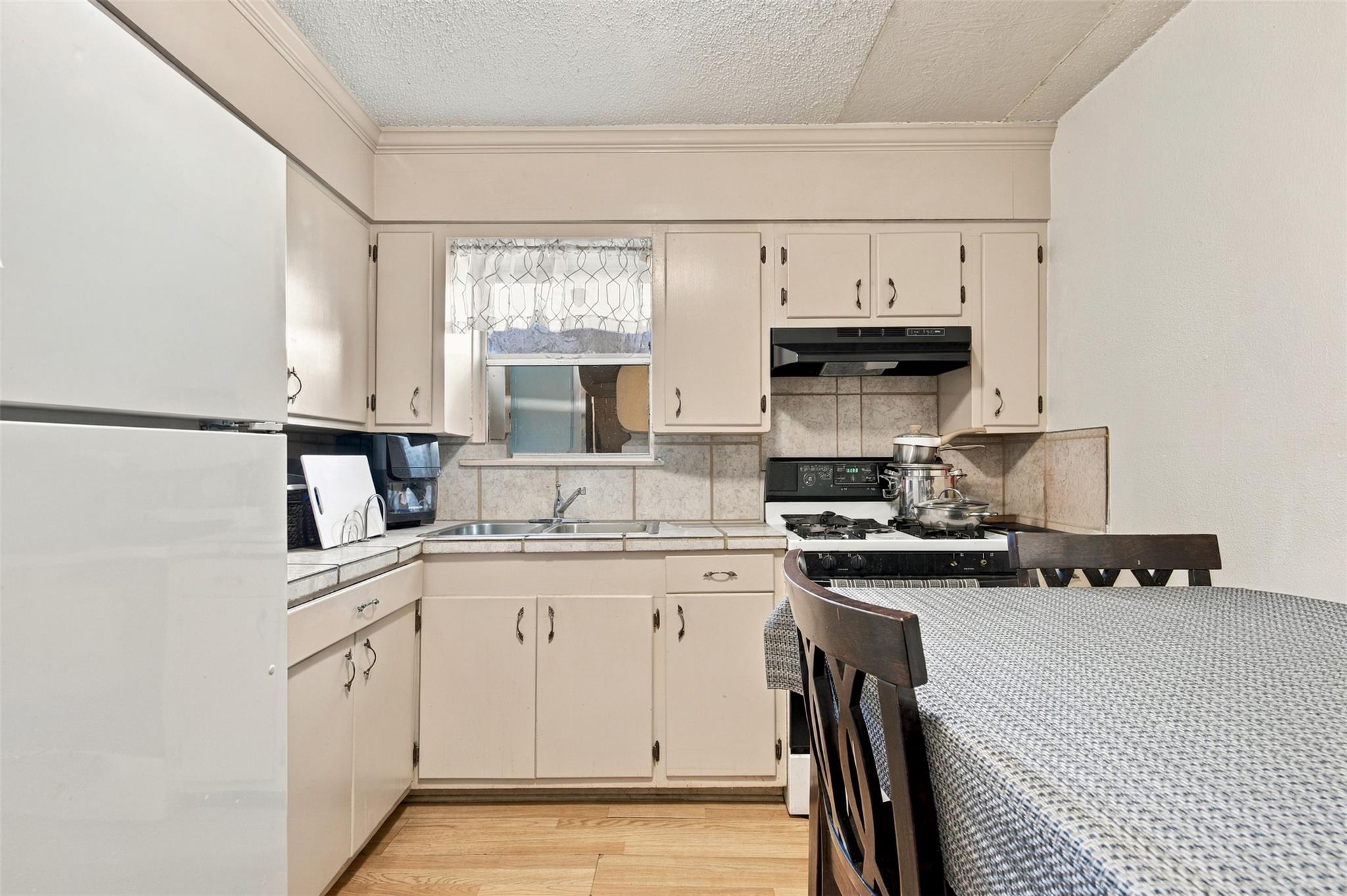 3402 Charles St #a And B Property Photo 17