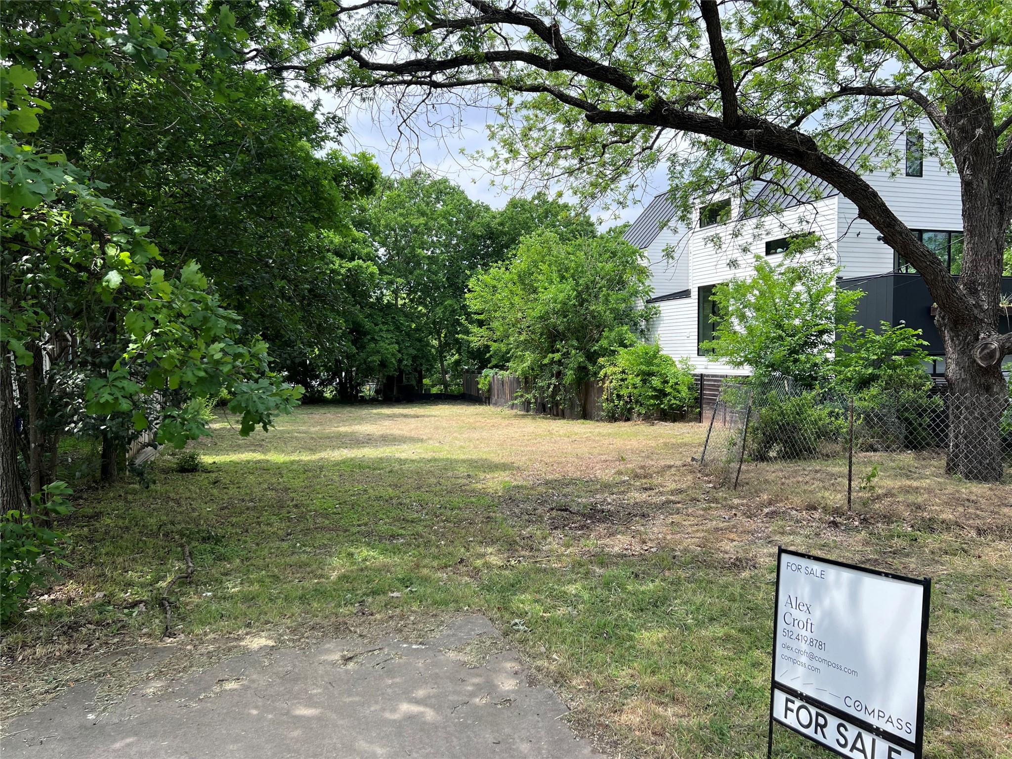 1608 Newton St Property Photo 1